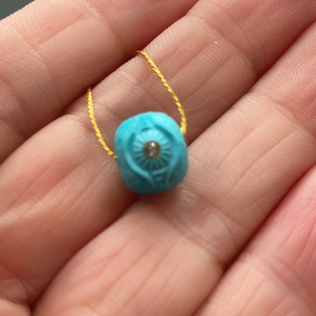 绿松石未镶嵌颈饰