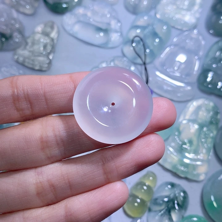 翡翠颈饰未镶嵌扣