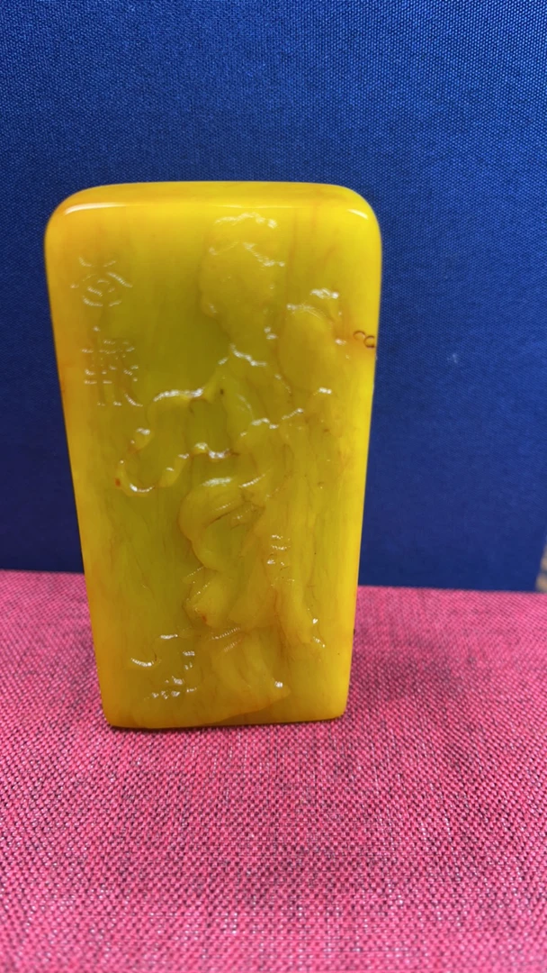 寿山石鸡油黄美女图