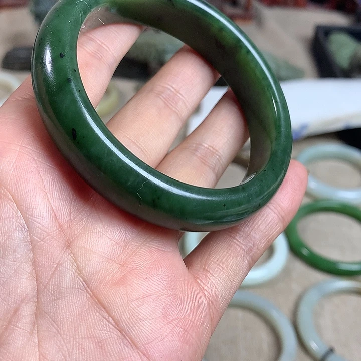 和田玉（糖玉）未镶嵌手镯