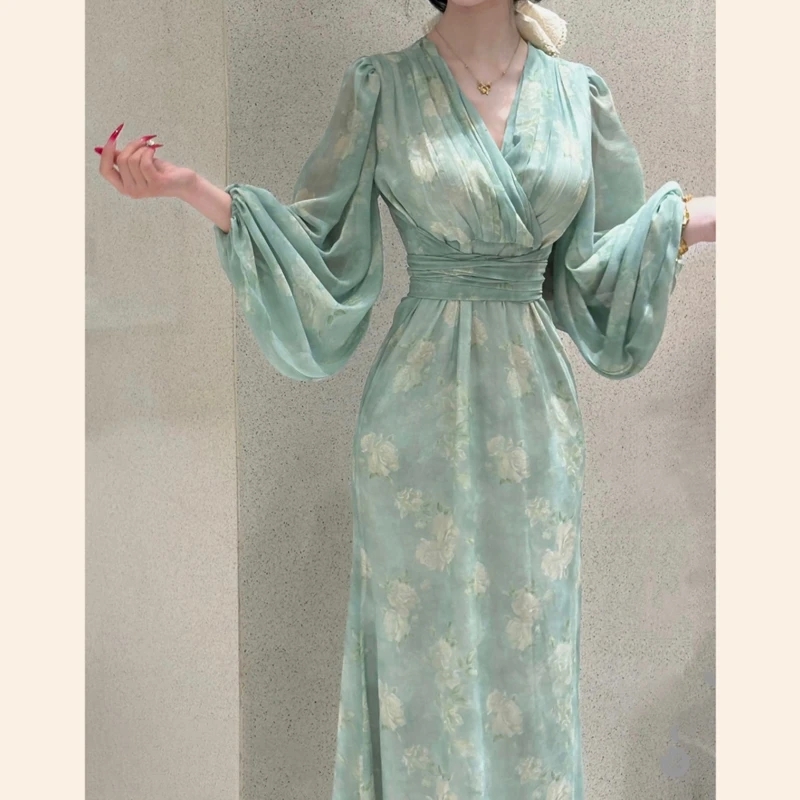【绿玫瑰】度假风绿色连衣裙v领收腰修身灯笼袖气质绝美印花长裙