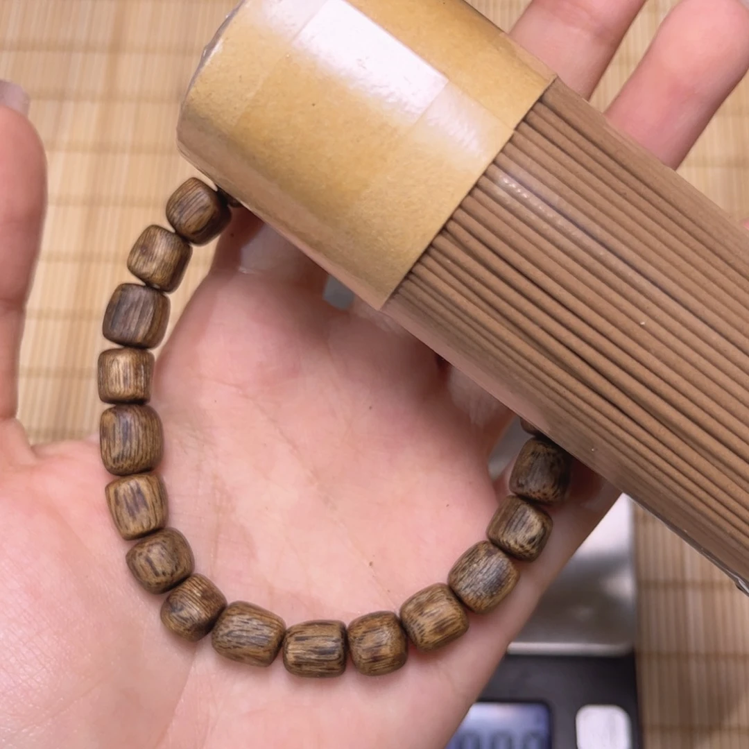 香榧木海南莺歌绿奇楠随型手串6克
