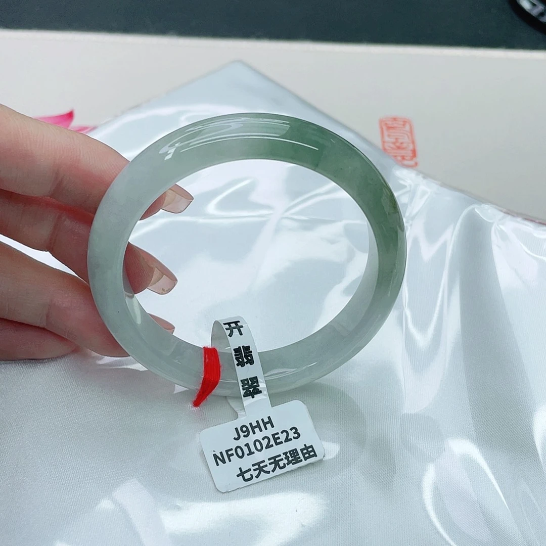 翡翠手镯未镶嵌正54