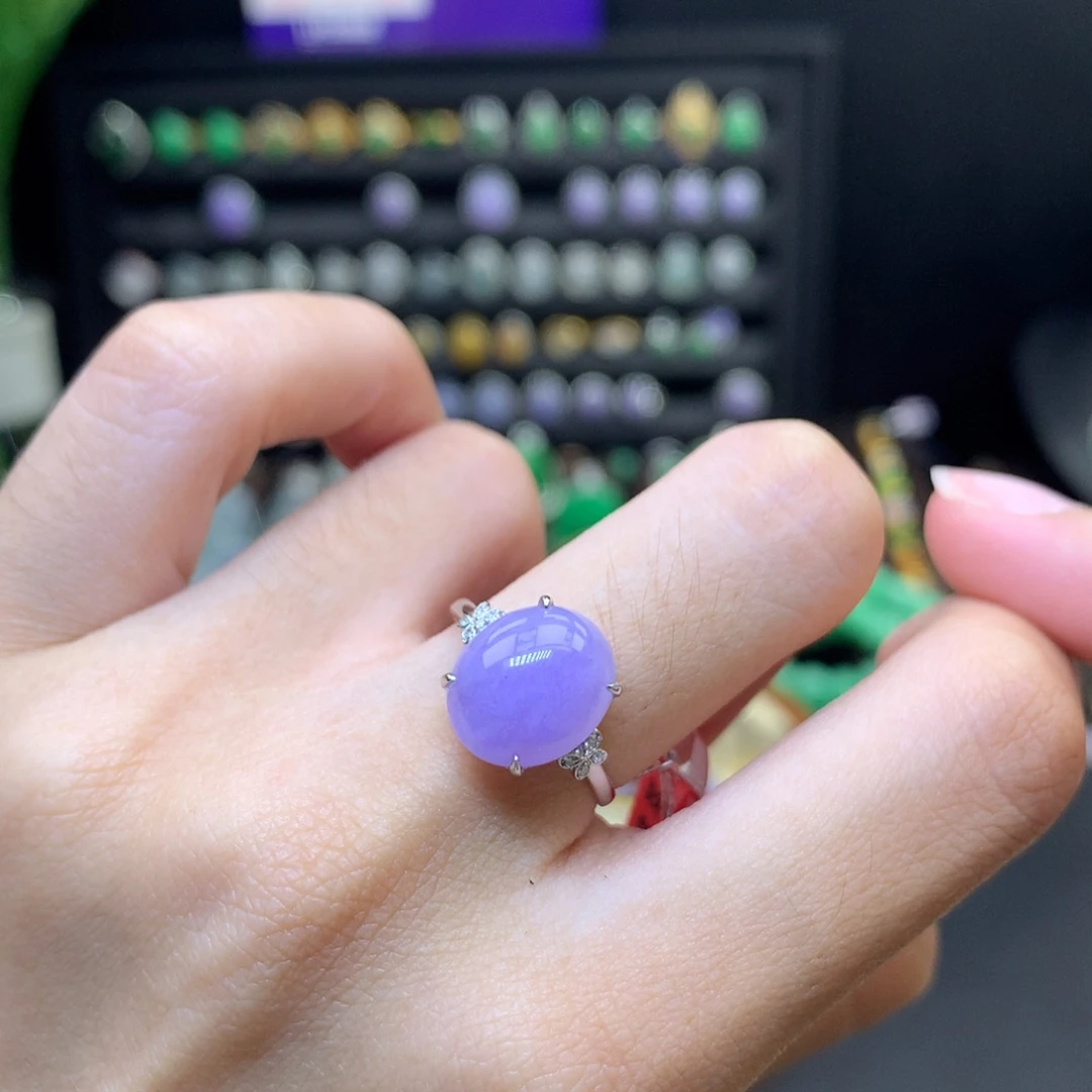 颈饰18K金镶嵌翡翠