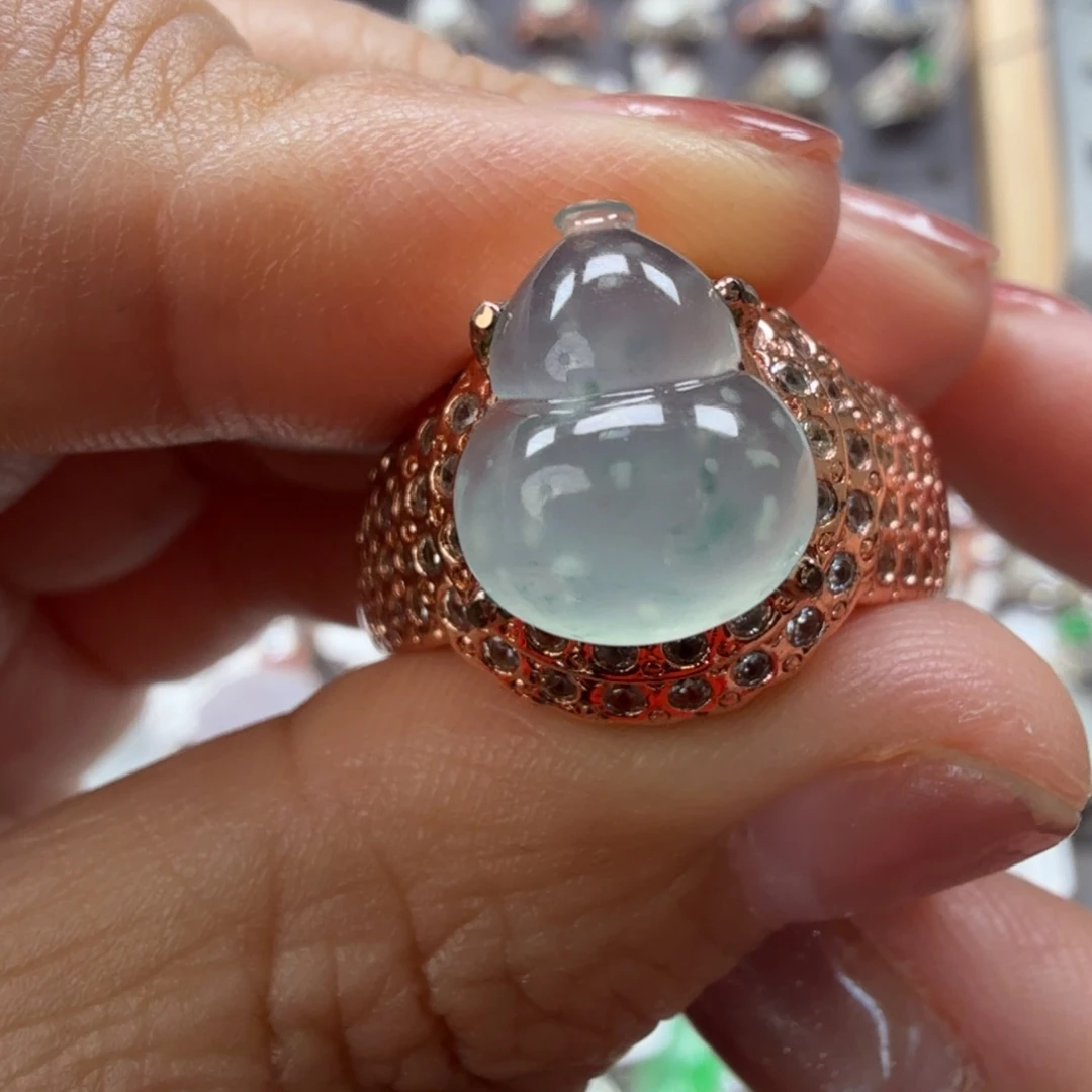 翡翠未镶嵌戒指8069