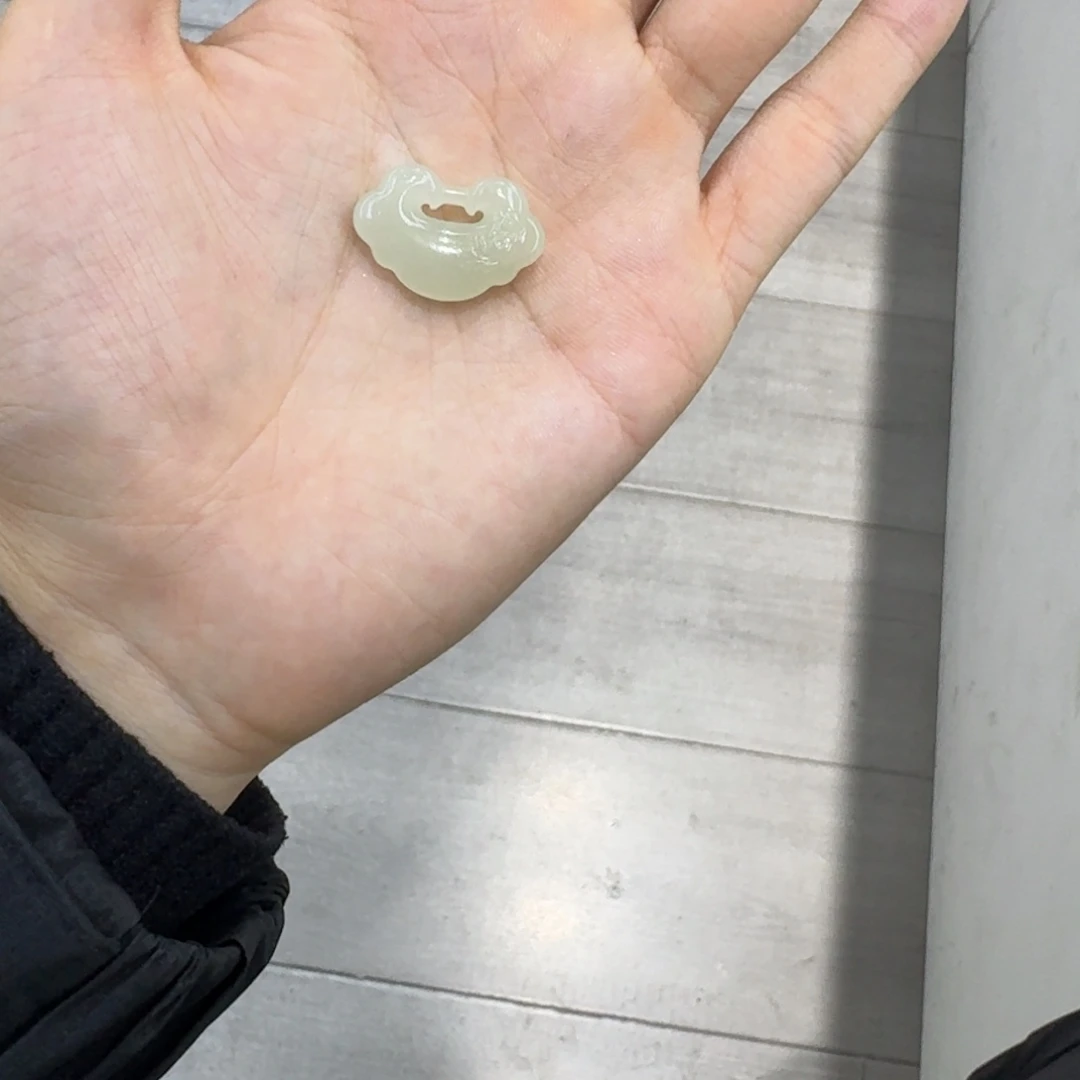 和田玉未镶嵌颈饰《不退不换》