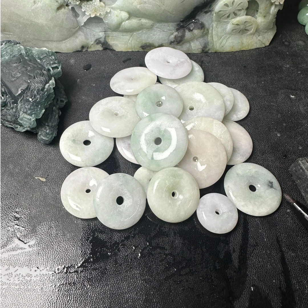 天然A货翡翠毛货平安扣发其一