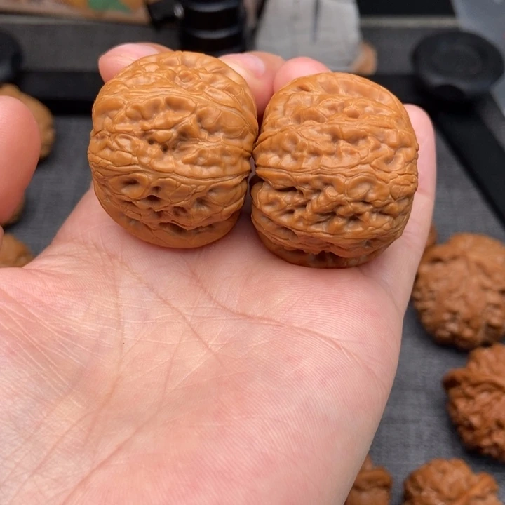 文玩核桃把件咸***?元宝40