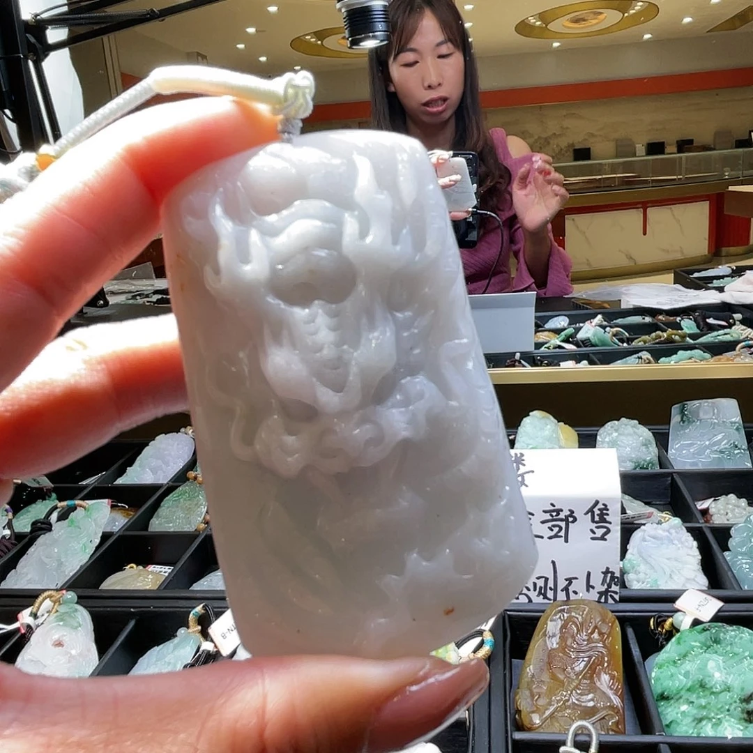 翡翠颈饰未镶嵌一个