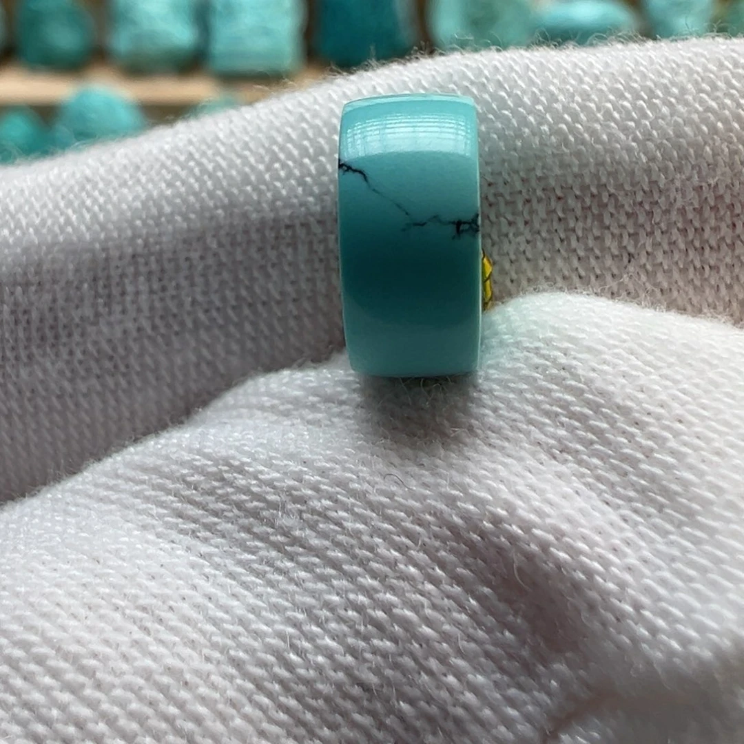 飞***肉绿松石未镶嵌配饰9.2×4.3