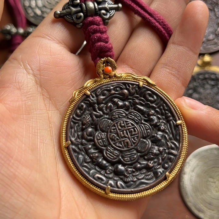 颈饰琉璃半***帝喜欢的朋友