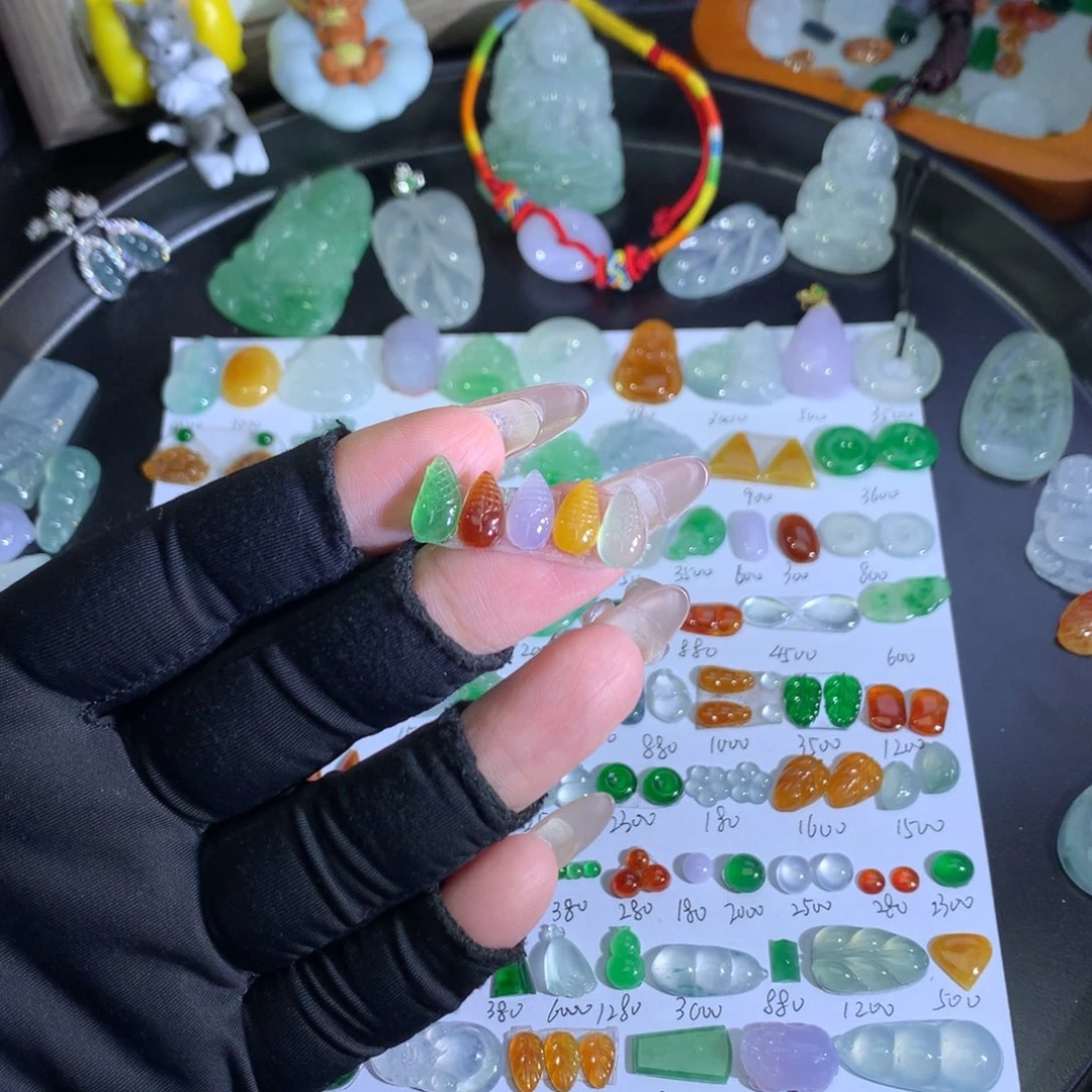 翡翠未镶嵌吊坠(不含链)五色玉米