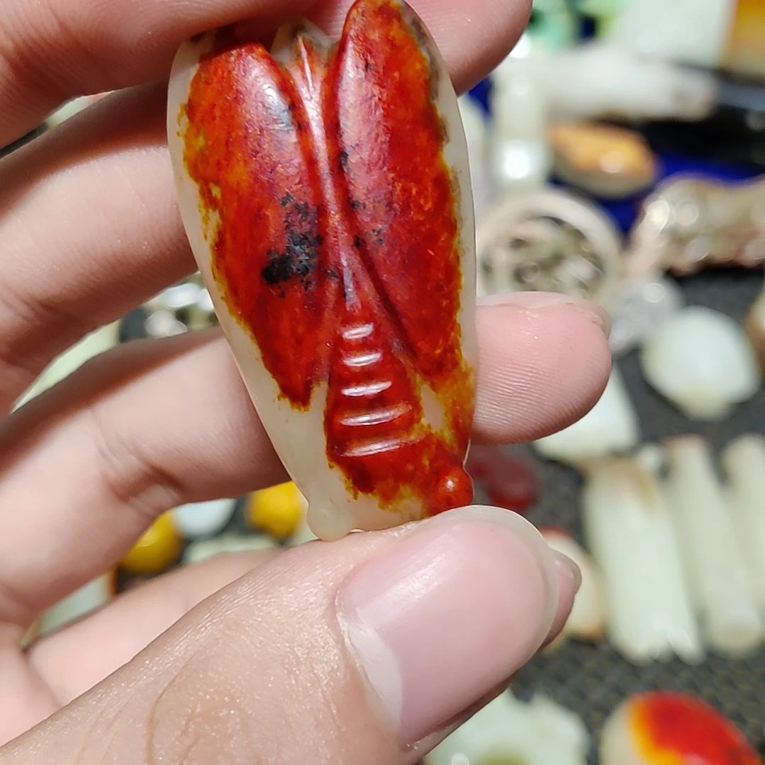 王***林透闪石质玉未镶嵌颈饰