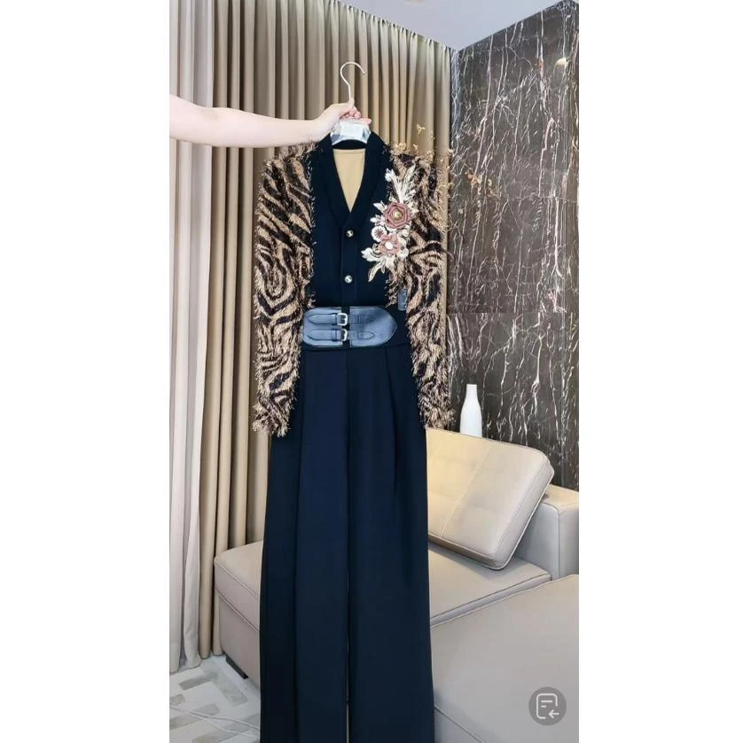 芙娜妮法式圆领秋季新款时尚气质女设计感小众长袖两件套F2432030