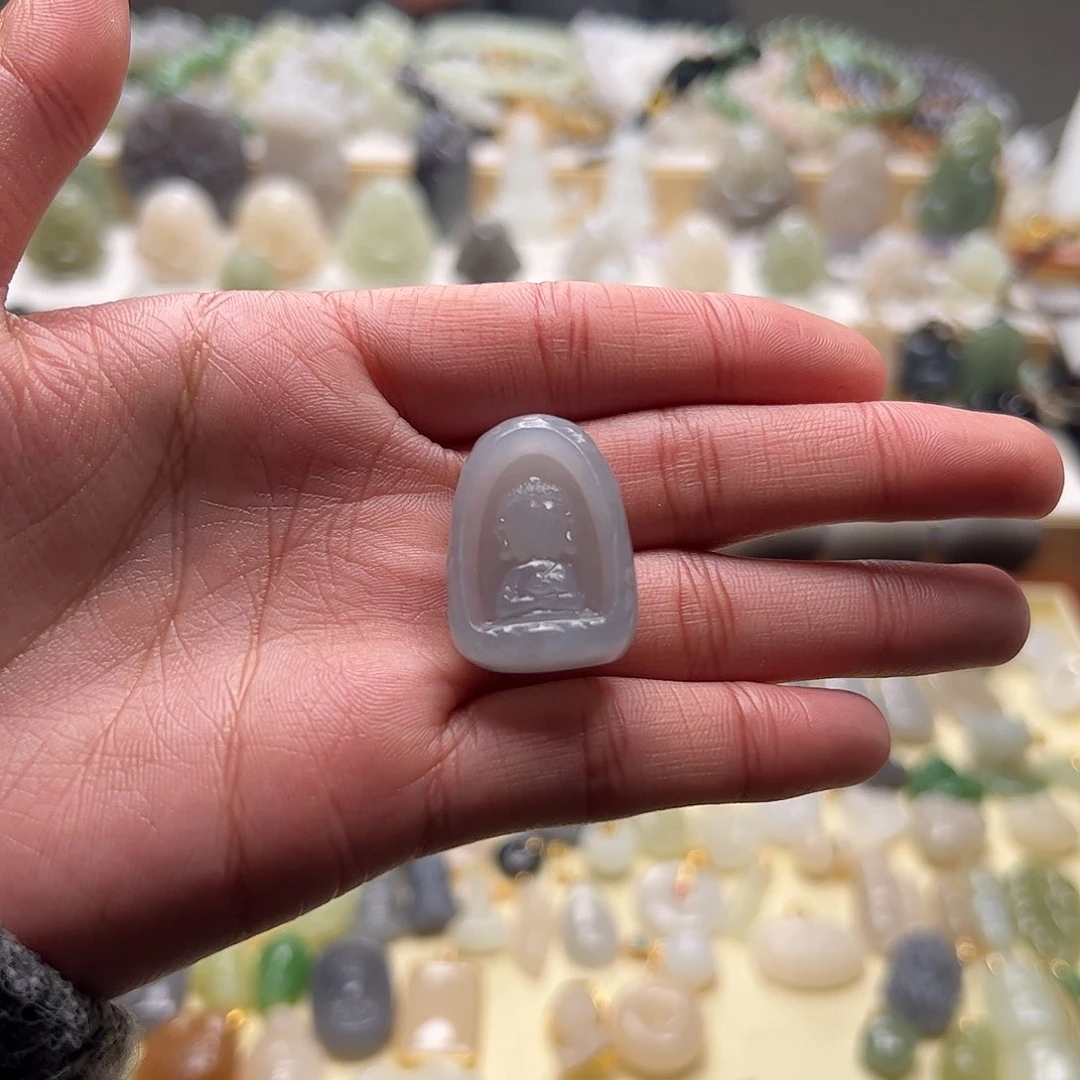 和田玉吊坠(赠链)未镶嵌美***う