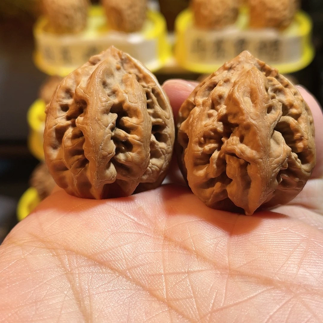 文玩核桃吊坠1 天使之吻