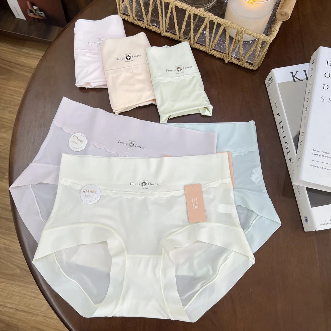 80-145斤夏季薄款冰丝内裤女中腰超柔软亲肤透气三角底裤8104