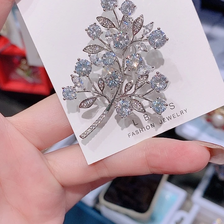 锆石铜合金树叶胸针