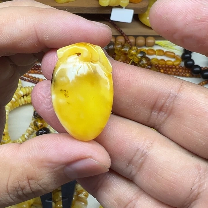 琥珀未镶嵌珠宝奇石