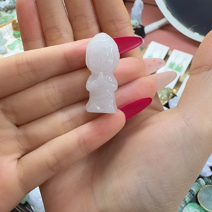 翡翠未镶嵌颈饰立体宝宝佛