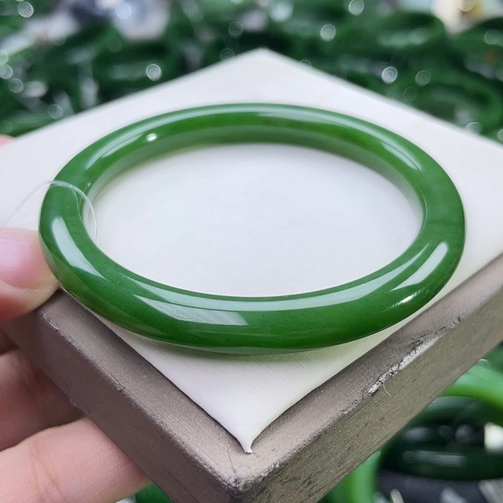 未镶嵌手镯和田玉（碧玉）