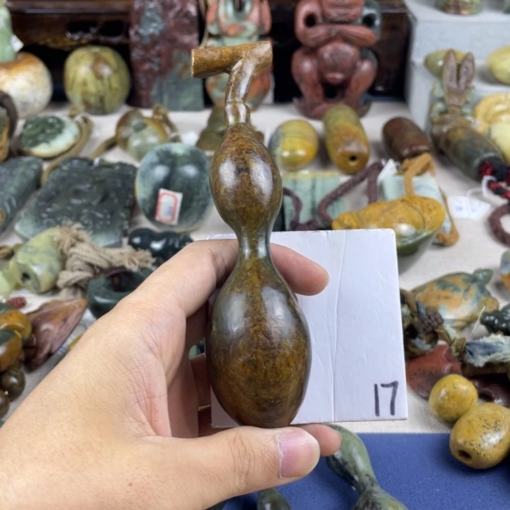 D***n未镶嵌岫岩河磨玉（透闪石质玉）珠宝奇石