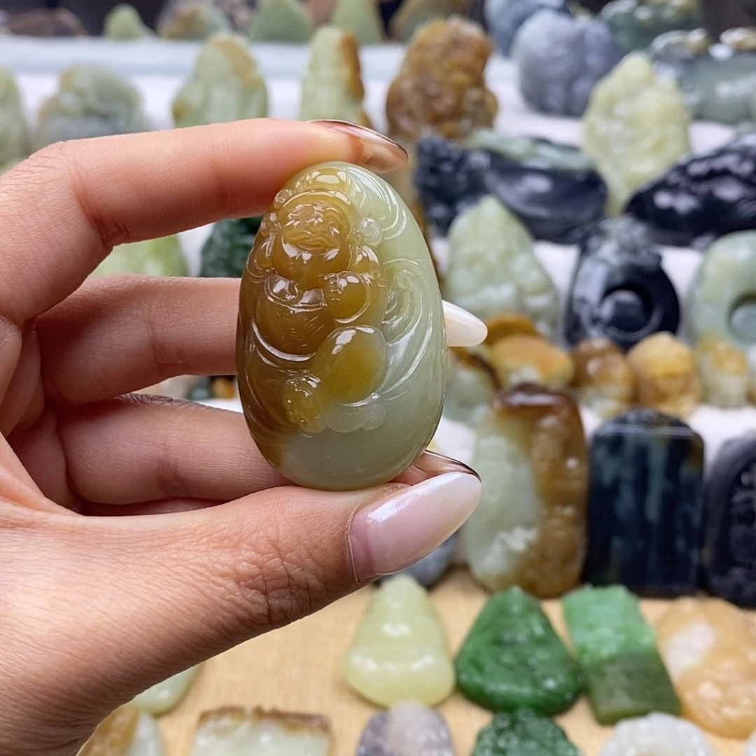 和田玉未镶嵌颈饰