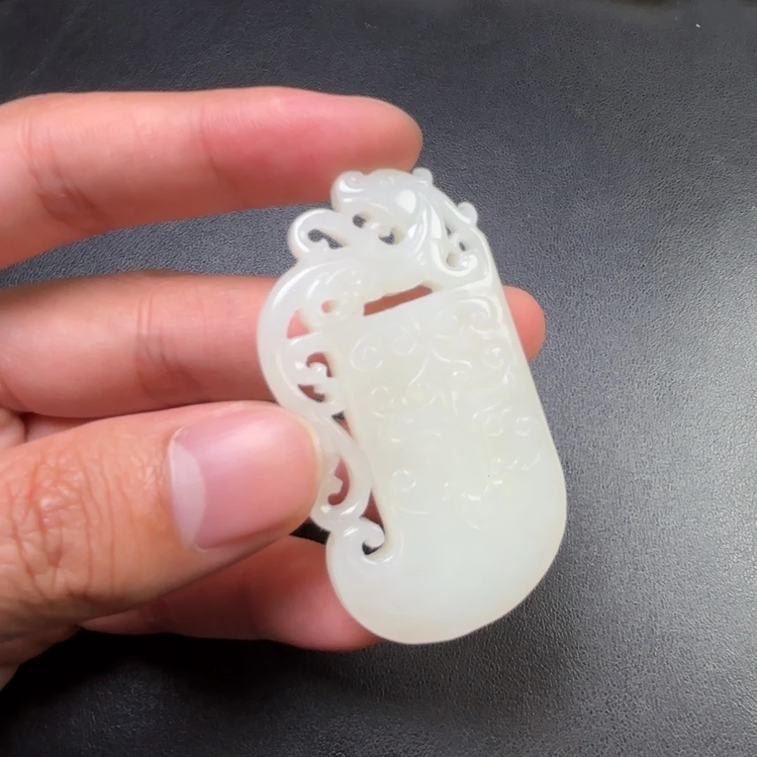 用***6和田玉未镶嵌挂件