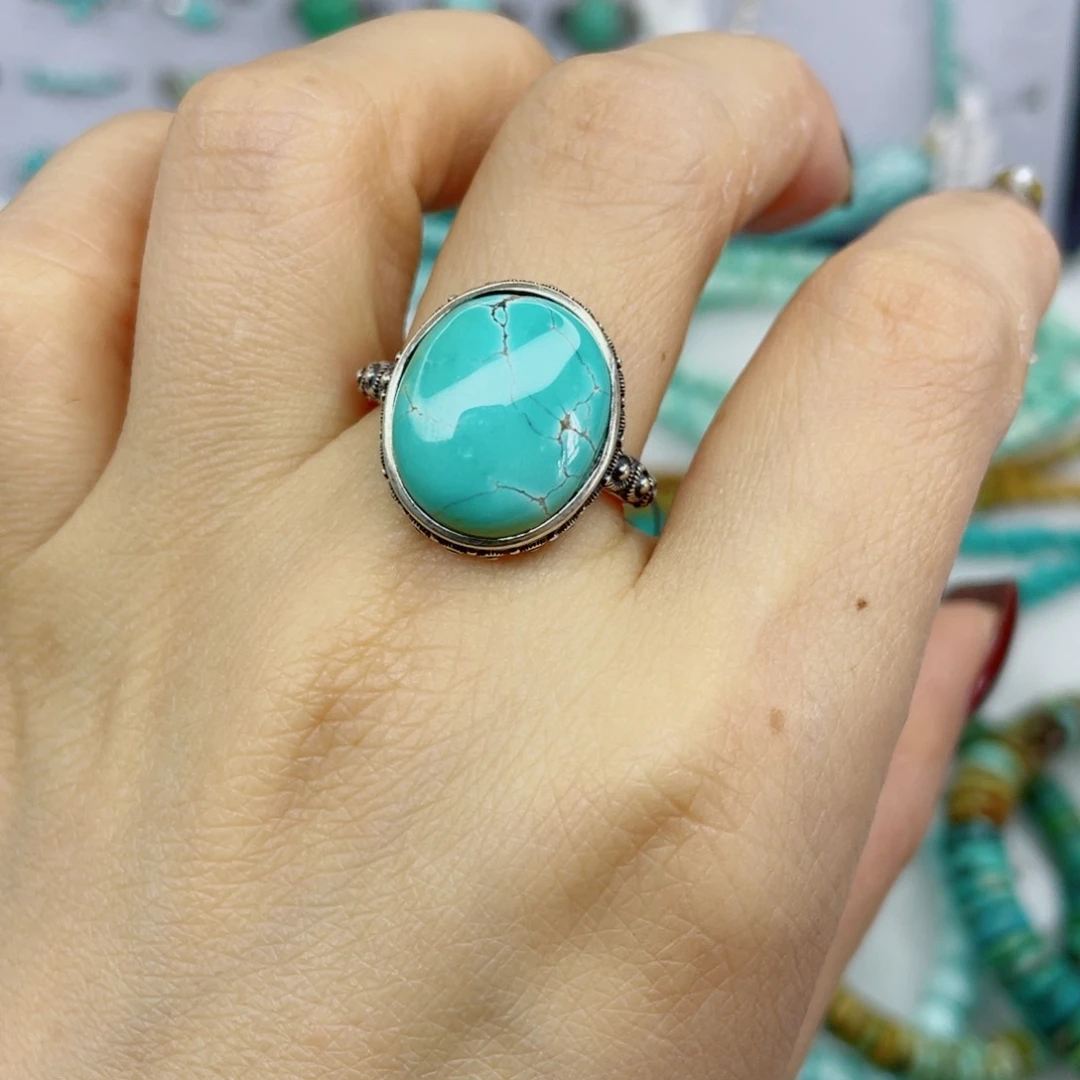 绿松石未镶嵌颈饰曹*孃