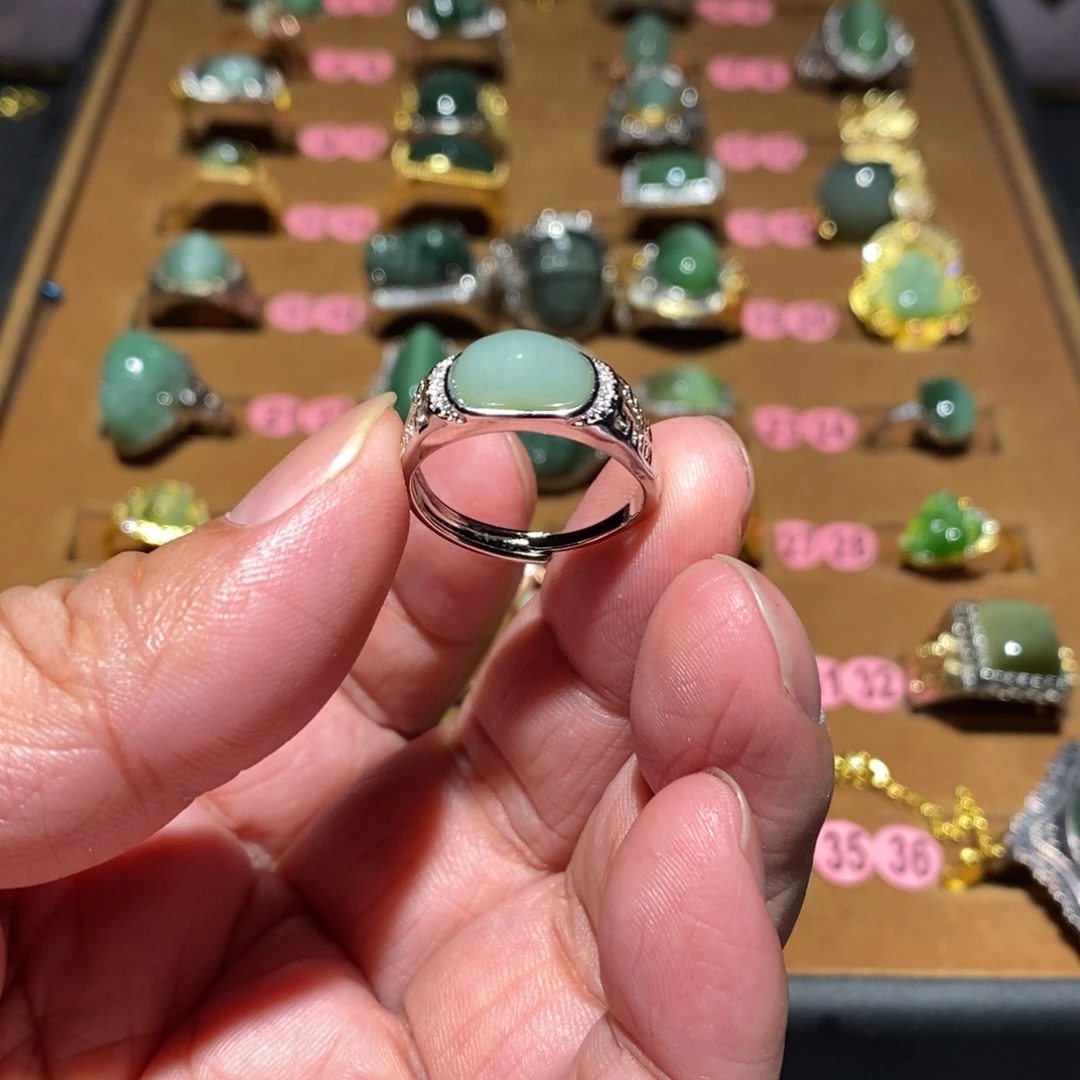 和田玉未镶嵌戒指