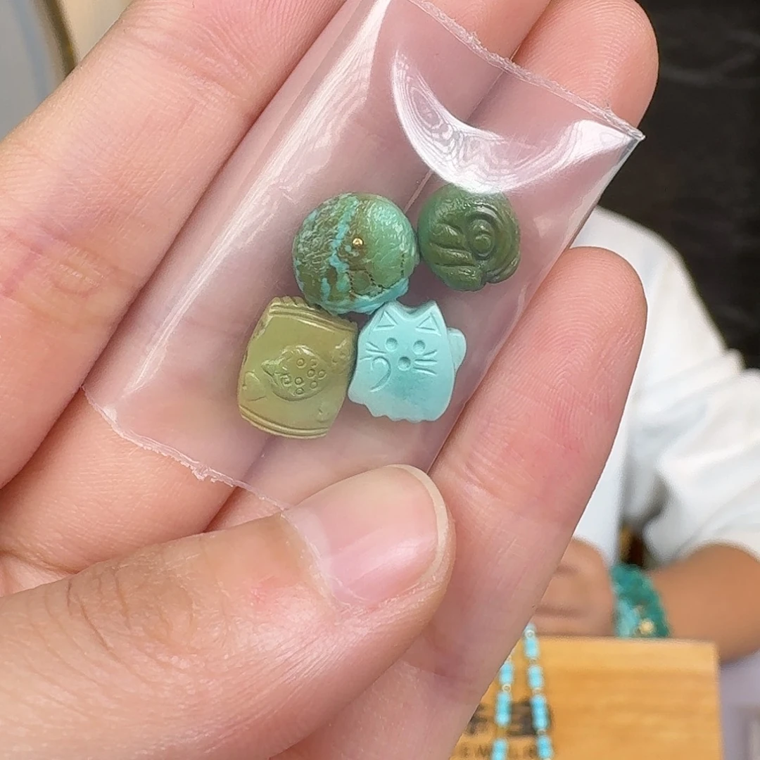 绿松石未镶嵌珠宝奇石