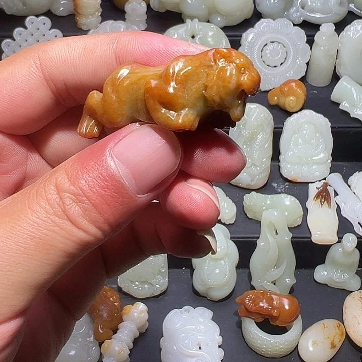 和田玉未镶嵌挂件