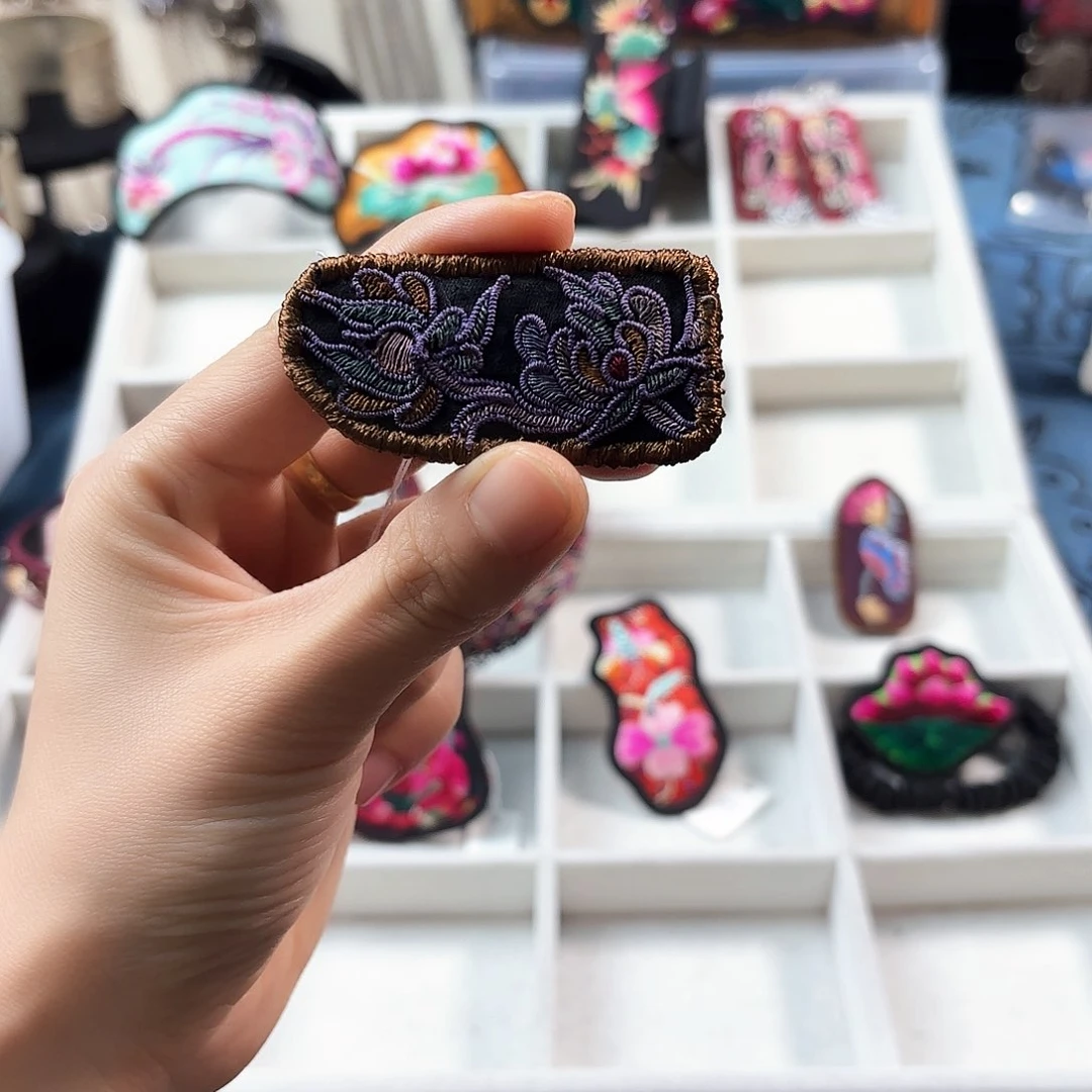 刺绣朱*尔手工刺绣工艺