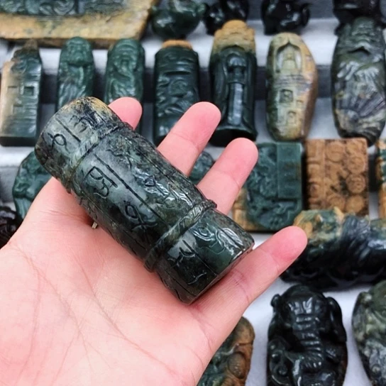 岫岩河磨玉（透闪石质玉）未镶嵌把件