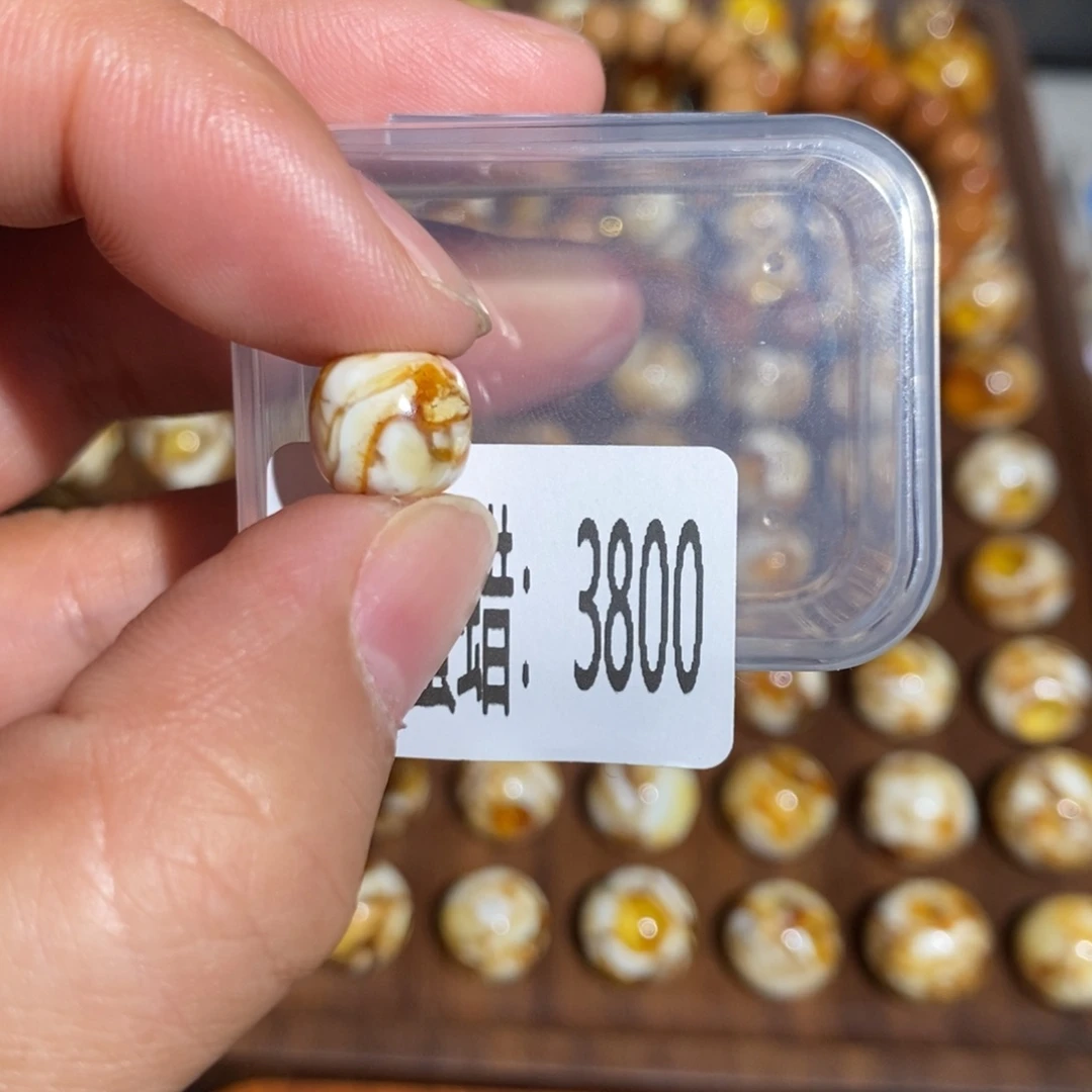 蜜蜡未镶嵌珠宝奇石3800