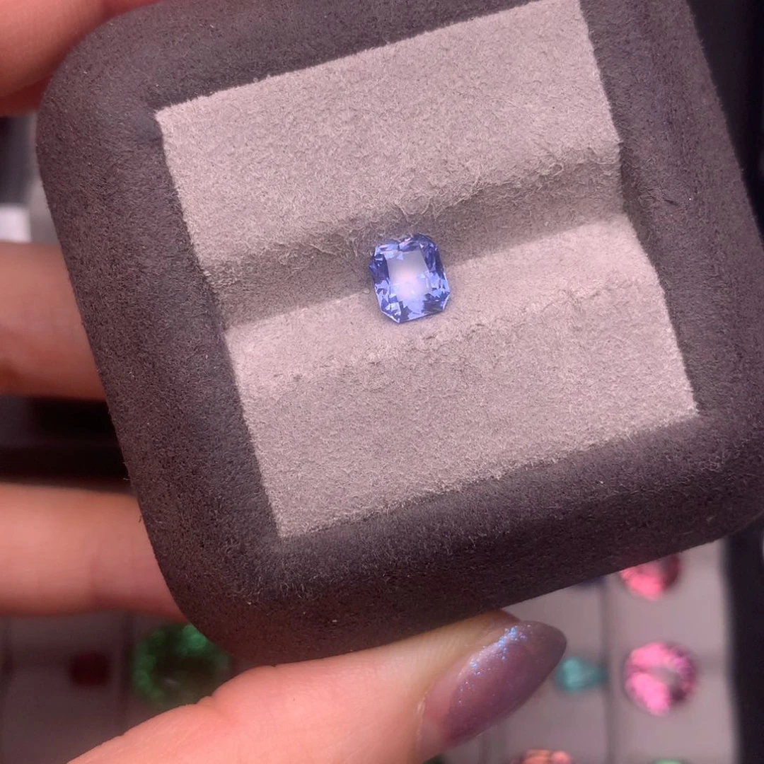 蓝宝石裸石未镶嵌1.1克拉