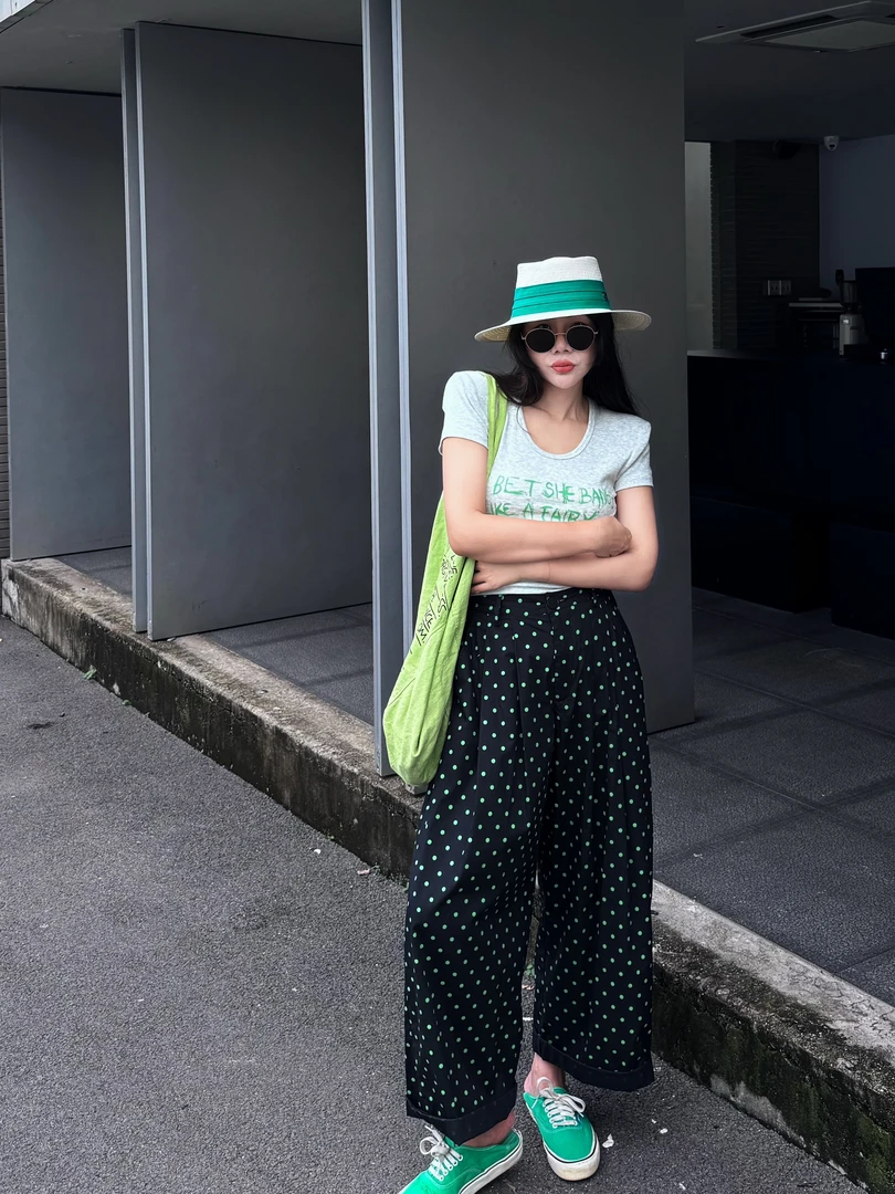 吉吉【一池金月】新款修身显瘦高弹U领字母印花短袖T恤#2861 C43