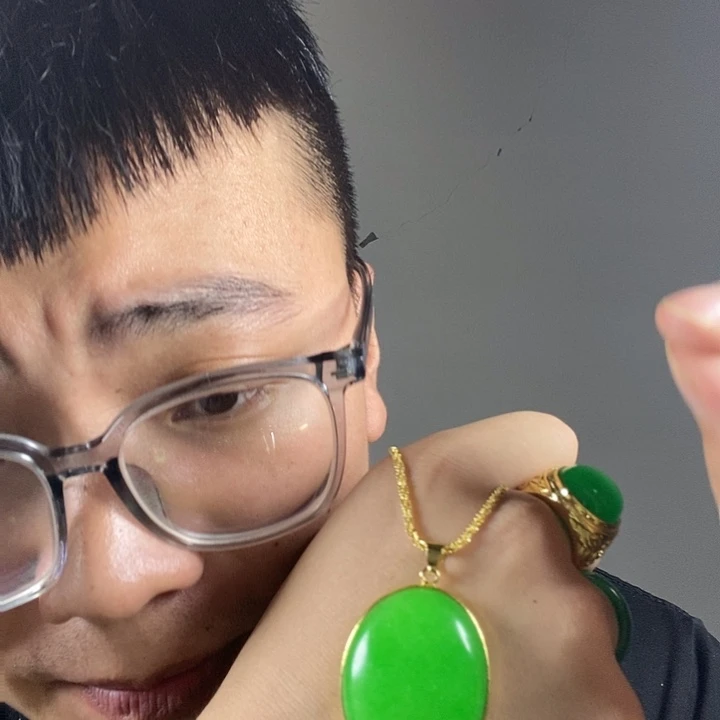 颈饰未镶嵌翡翠高端时尚大鸽子蛋翠青吊坠