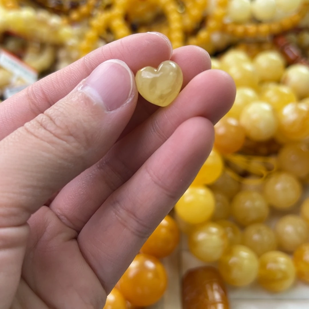 琥珀珠宝奇石未镶嵌