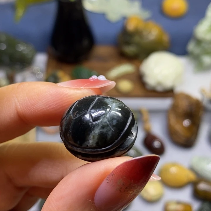 透闪石质玉未镶嵌挂件双面富甲