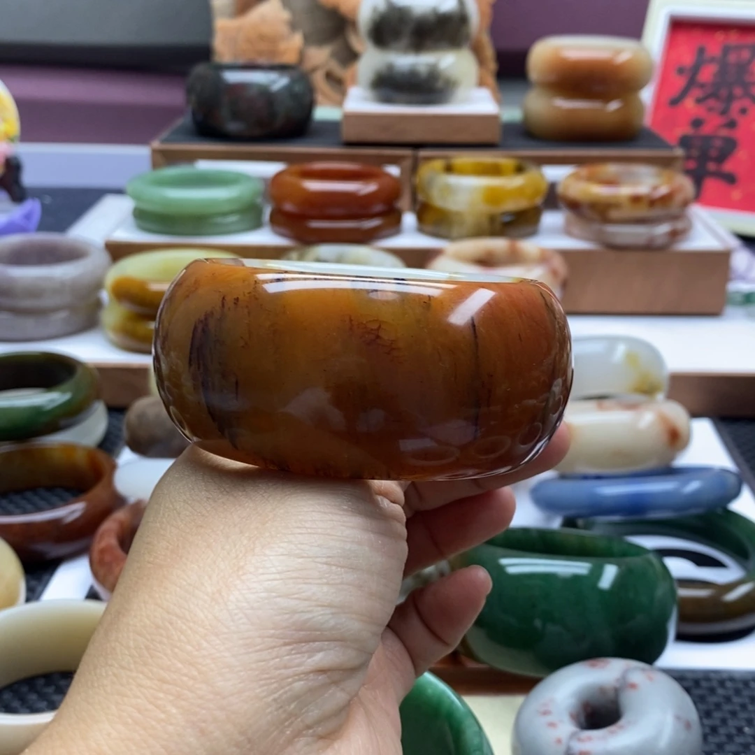 石英质玉手镯未镶嵌深**啡