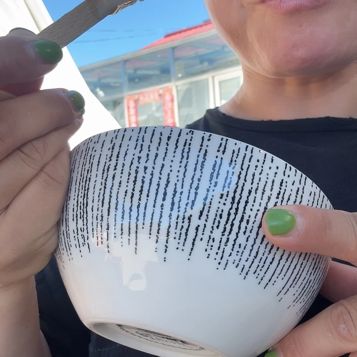 外贸尾单高温陶瓷微瑕条纹面碗