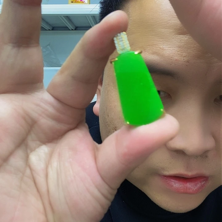 翡翠颈饰14K金镶嵌无事牌405