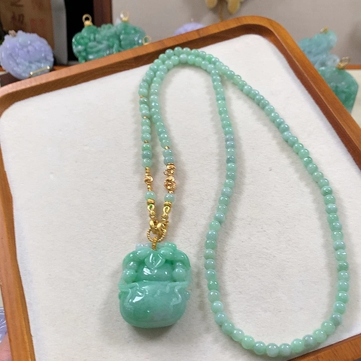 翡翠未镶嵌颈饰翡翠吊坠