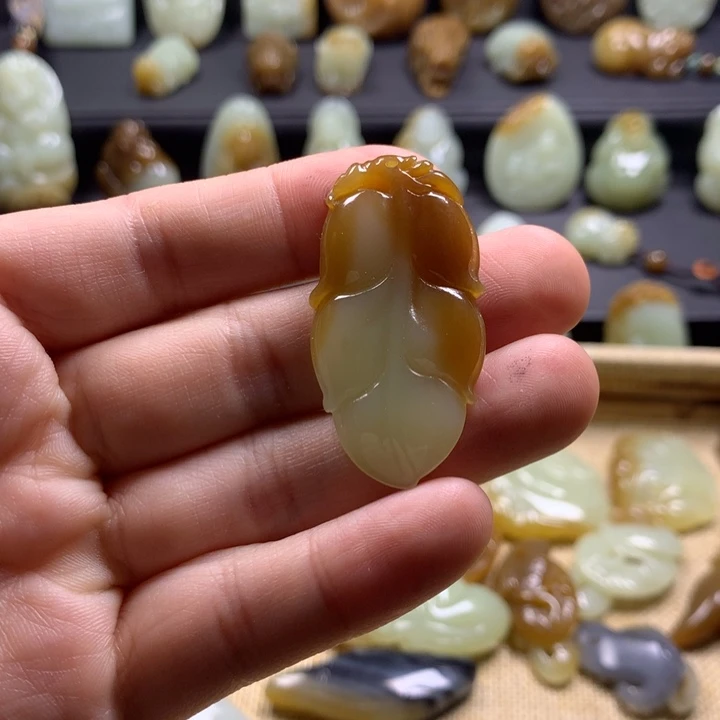 和田玉（糖玉）未镶嵌颈饰