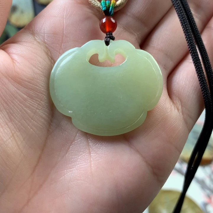 岫岩老玉（透闪石质玉）挂件未镶嵌