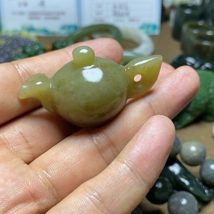 颈饰未镶嵌和田玉