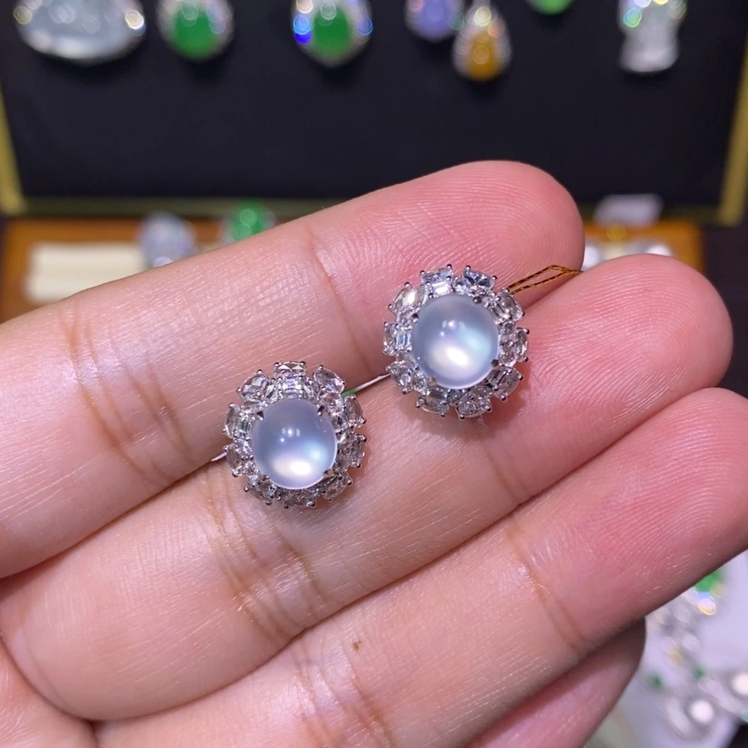 【闪购商品】颈饰18K金镶嵌翡翠