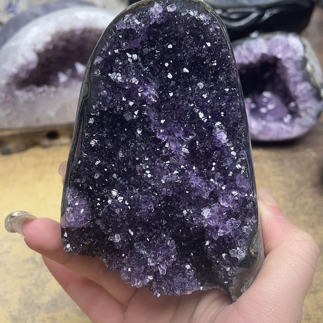 紫晶未镶嵌大型摆件（非配饰）