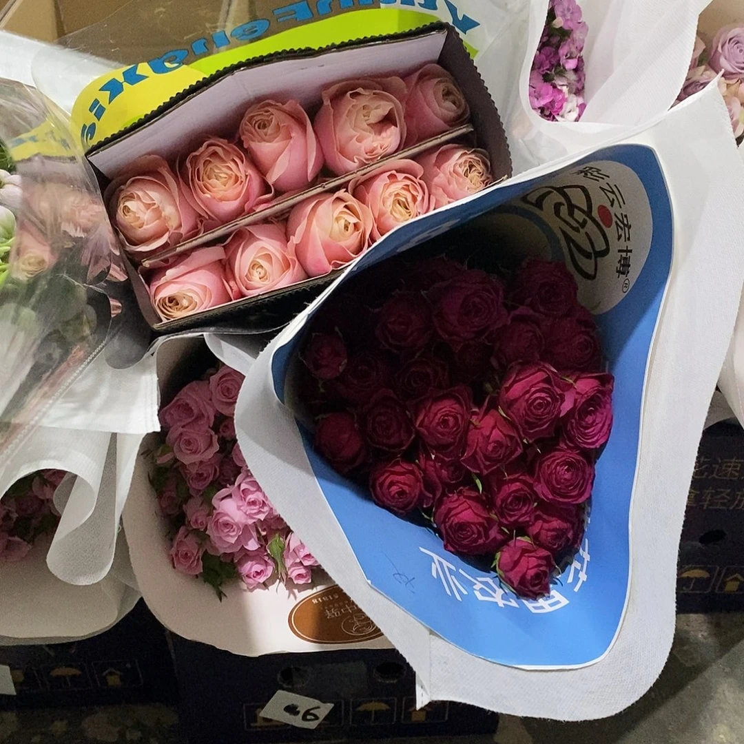 6号拍品，30支玫瑰，2份草花，拍下顺丰冷链包邮